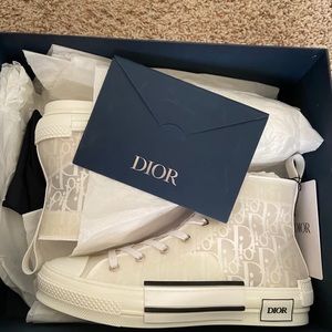B23 Dior Hightop sneakers